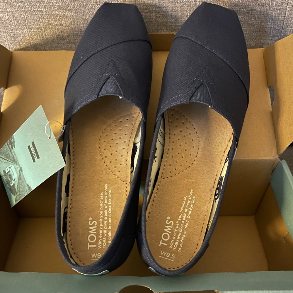 New Toms Sz 9.5